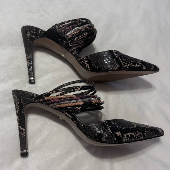 Kenneth Cole Riley 85 mule heel snakeskin embossed leather size 8.5 pointy toe - Picture 1 of 10